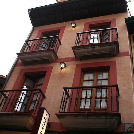 Pension Argueelles Ribadesella Zewnętrze zdjęcie
